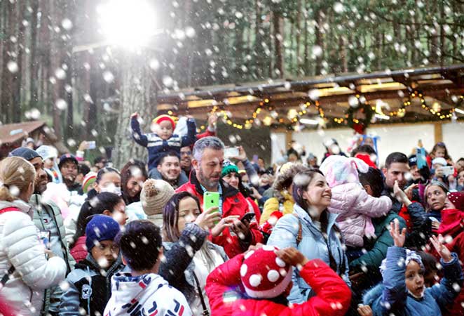 Snow-Santa-25